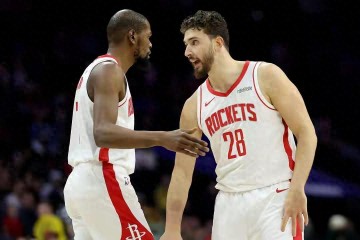 开云app下载-轰28+3+2！请把球给谢泼德，申京赛后发出请求，乌度卡也如梦初醒