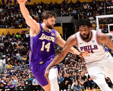 开云app下载-东契奇受伤！湖人大逆转，詹姆斯8失误破NBA纪录，里夫斯35分救主